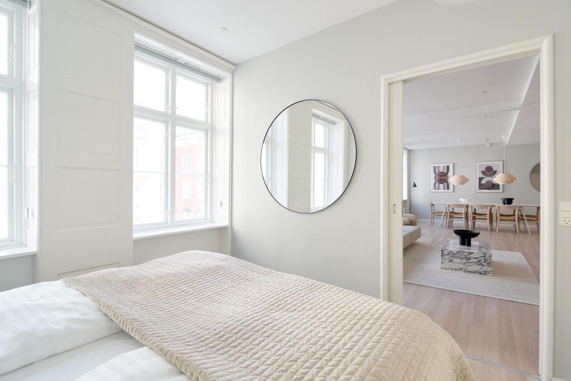 2br In Vibrant & Colourful Nyhavn Lejlighed